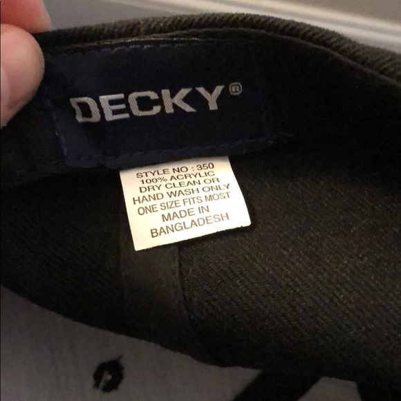 black 6 panel hat - Picture 3 of 4